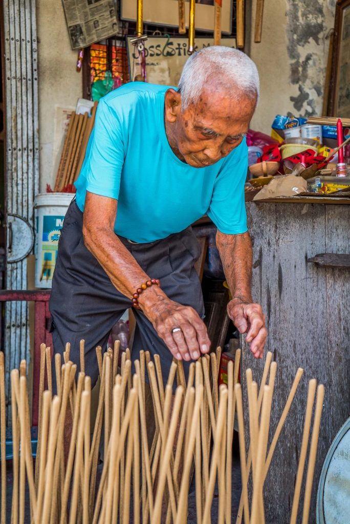 Joss sticker maker in Penang, Lee Beng Chuan craft Traditional Craftsmanship in Penang You Should Check Out Lee Beng Chuan The Joss Stick Maker Penang 1 min 684x1024