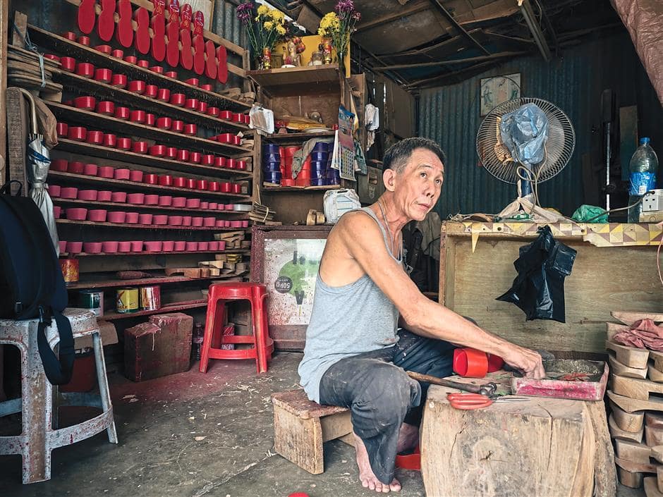 Wooden clogs maker, Tan Yang Ling craft Traditional Craftsmanship in Penang You Should Check Out str2 isclog annmarie 1 min