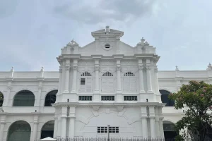 a white building with old and heritage architecture